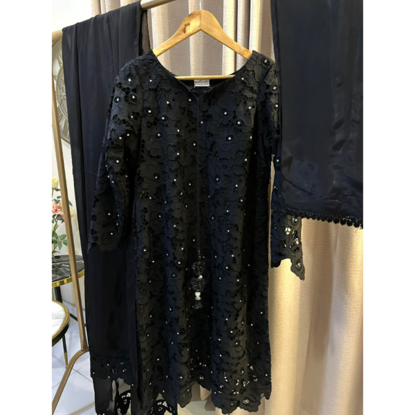 black-cutwork-eastern-wear-swarovski-chan-tassels-eid-collection-semiformal-silhouettebysl (6) Siyah Lace