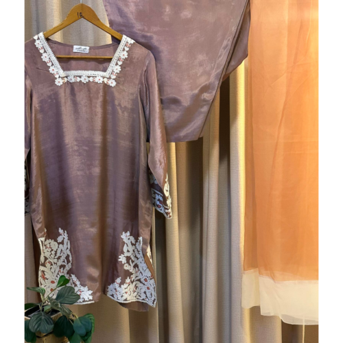 silk-aari-work-farshi-shalwar-mocha-brown-embroidered-suit-silhouettebysl-main Mocha brown silk aari embroidered suit with farshi shalwar and peach dupatta by Silhouette by SL